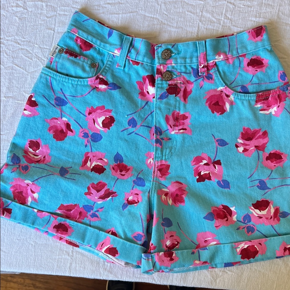 Vintage Arizona jeans Floral Blue and Pink shorts